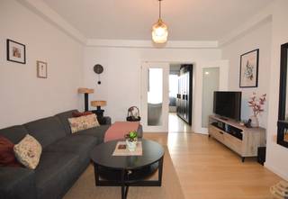 Gezellig appartement  met zicht op de Dijle.<br />Gelegen op wandelafstand van het centrum van Mechelen en dichtbij Station Nekkerspoel en fietsostrade (600m)<br /><br />Indeling: leefruimte , open keuken , berging , badkamer en 1 slaapkamer,  aangenaam terras .<br />2e verdiep, geen lift.<br />Gunstig EPC- B attest<br /><br />Vaste kosten 25€/maand, beschikbaar vanaf 1/05/2026<br /><br />Voor meer info of een bezoek via info@immovos.be of 0492/63.58.05<br /><br /> 