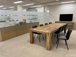 Ben je op zoek naar een kantoorruimte te huur in Waregem met een uitstekende zichtbaarheid en een professionele uitstraling? Deze...