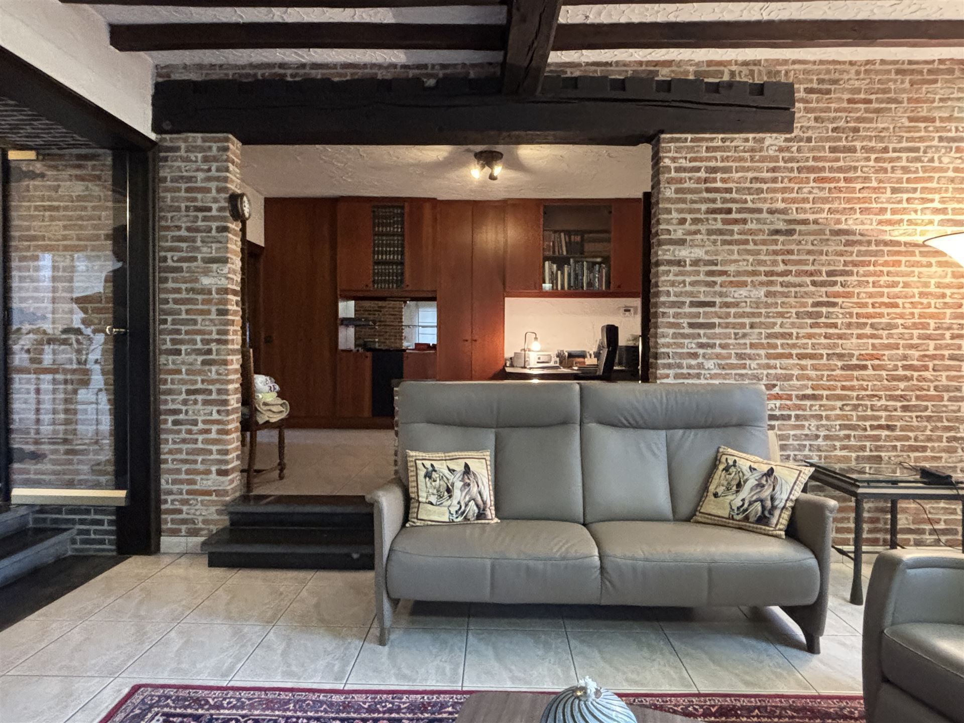 Villa met 3 slaapkamers, garage en tuin - foto 5