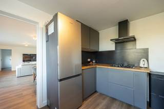 Dit appartement is gelegen op een hele rustige en stille locatie in Burcht, nabij de Schelde.Op de eerste verdieping van het gebouw hebben we deze...
