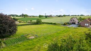 Exclusief gelegen bouwgrond te Elingen. Met een oppervlakte van 1.035 m² biedt dit perceel een uitzonderlijke kans voor het realiseren van een...