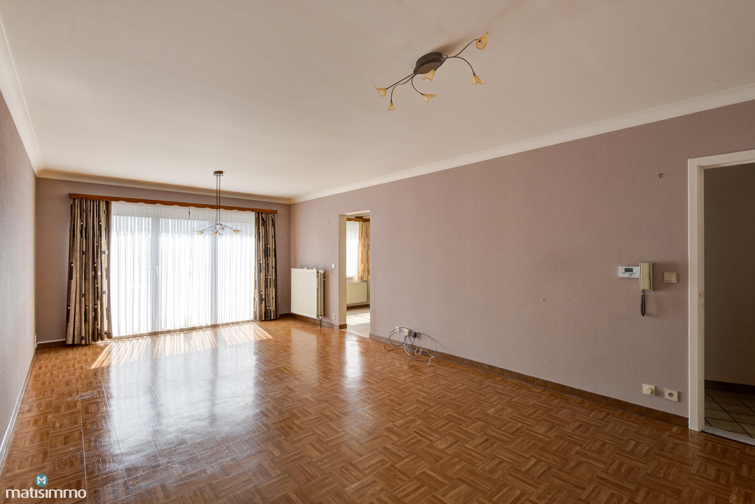 RUIM APPARTEMENT MET 3 SLAAPKAMERS, BALKON, KELDERBERGING EN GARAGEBOX IN BEVERST - foto 3