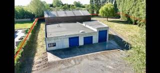 Building land (6,649.47 m²) in an activity zone with planning permission.The current business building for which a demolition permit was issued is asbestos safe.Building permit specifics:- granted on 8/2/2024- cornice height: 15 meters- permission to build up to the plot boundary on 2 sides.- footprint of 2,788 m² (divided into 5 units) + warehouse office (376m² net)- total business area of 2,936 m²- 2 loading and unloading docksTransaction via share transfer.RUP: business zone.Property located in the AVI zone.