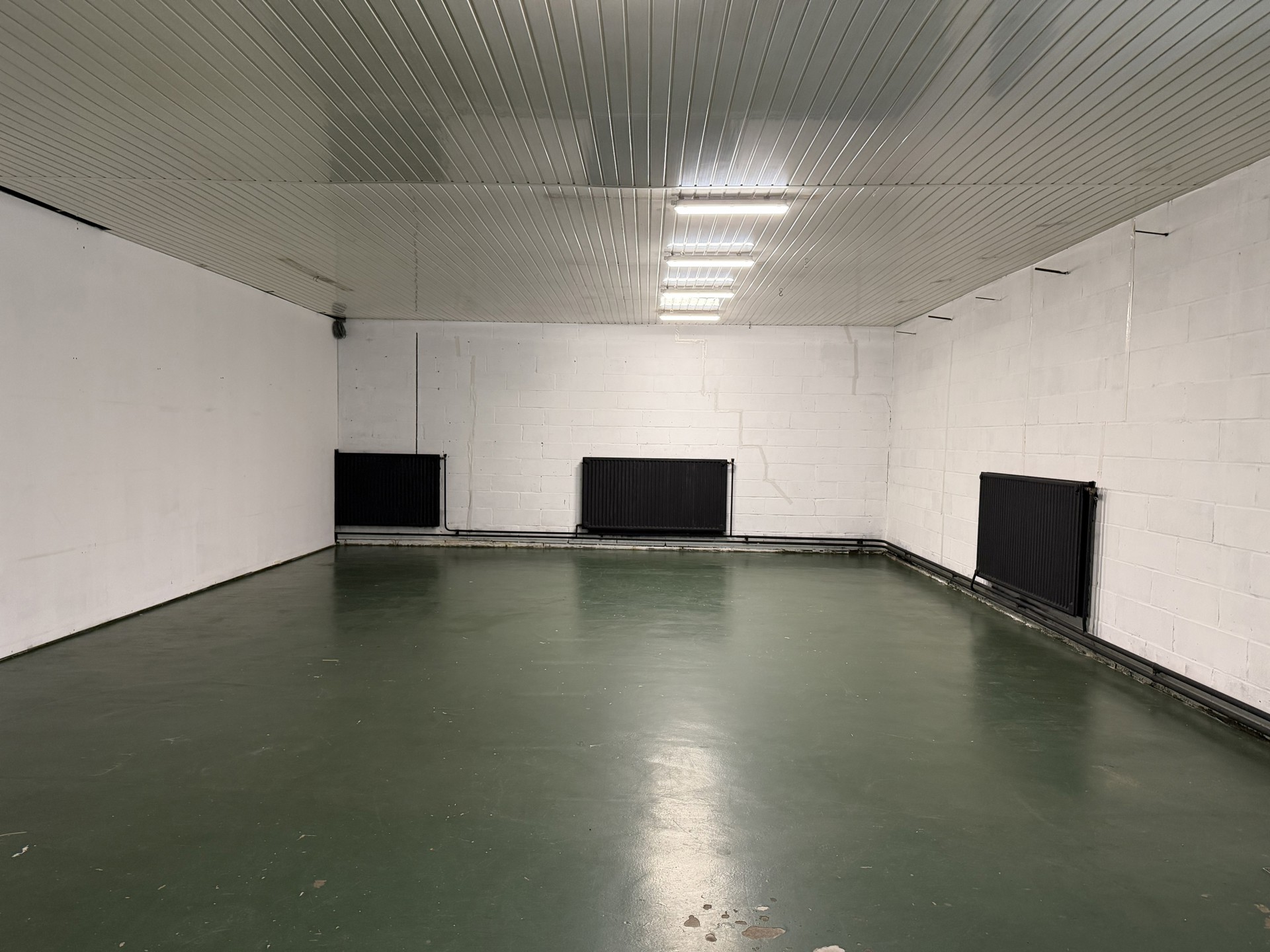 Ruime handelszaak ca 462m² met min 20 parkeerplaatsen - foto 5