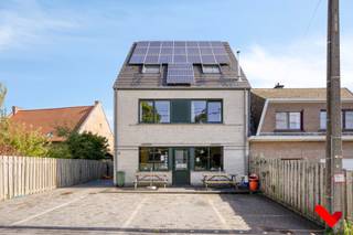 Ben je op zoek naar een unieke kans om een ruime woning met succesvolle frituur over te nemen in een gezellige buurt? Dit prachtige pand (gebouwd...