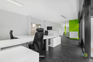 Gelegen in een rustige en aangename omgeving vindt u dit instap klare kantoor, dat deel uitmaakt van een groter gebouw met andere...