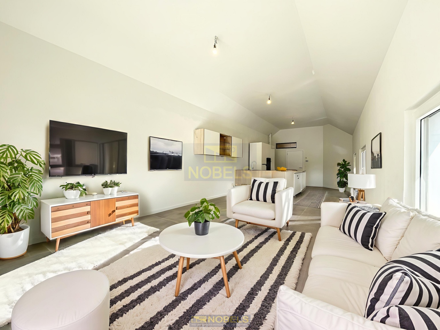 Te koop, zéér ruim  3 slaapkamer-appartement met  groot dakterras te Oudenaarde! - photo 2