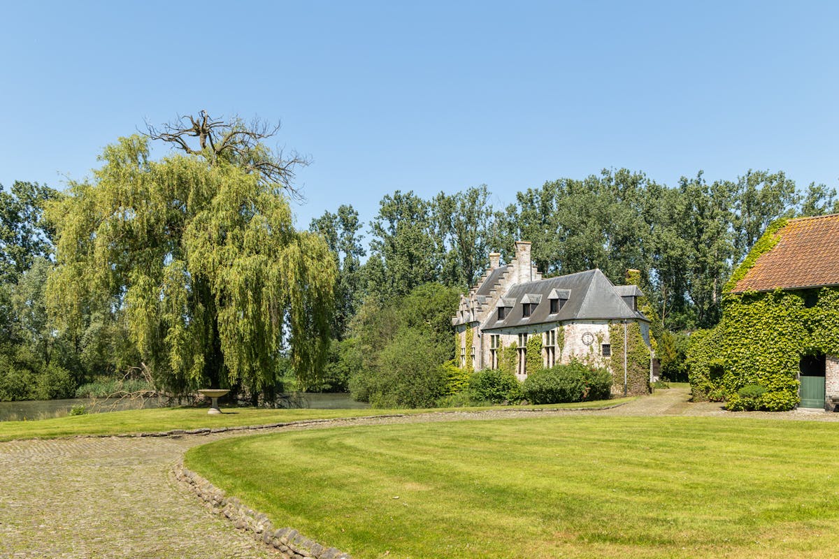Historische kasteelhoeve en waterburcht te koop in Grimbergen - foto 4