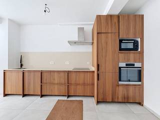 In de Sparrestraat bevindt zich deze ruime en gezellige woning met drie slaapkamers en een leuke stadstuin. <br />Een ideale thuis voor wie comfortabel en rustig wil wonen, met alle stadsvoorzieningen binnen handbereik.<br /><br />De woning is gunstig gelegen met een vlotte verbinding naar het centrum, openbaar vervoer, winkels, scholen en de belangrijkste invalswegen, zonder in te boeten aan rust en comfort.<br /><br />Indeling van het pand: <br />Inkomhal - toilet - keuken - leefruimte - slaapkamer 1 - badkamer - slaapkamer 2 - slaapkamer 3 - tuin.<br /><br />Onmiddellijk beschikbaar!