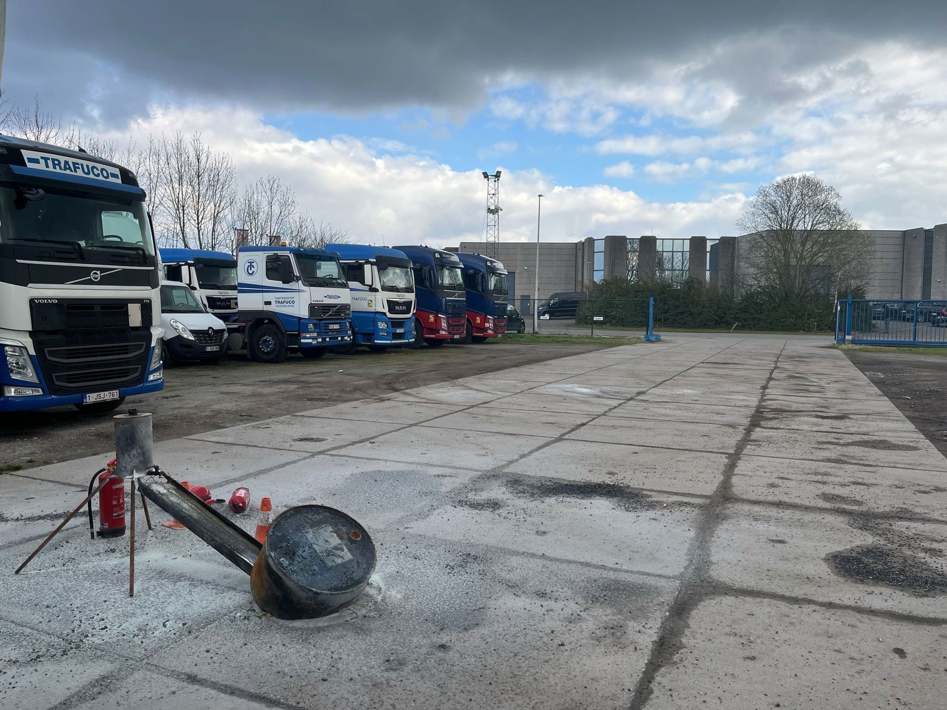 Deels verhard en omheind terrein van 3.500m² te Schelle - foto 5