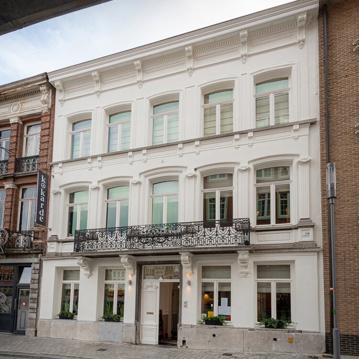 Uniek pand gelegen aan de Grote Markt van Dendermonde! - foto 1