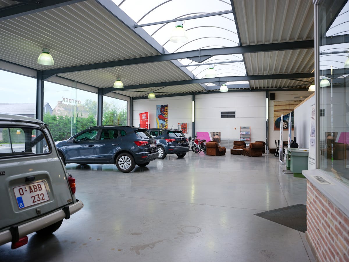 Magazijnen (810 m²) met showroom (273 m²) te koop in Kruisem - foto 3