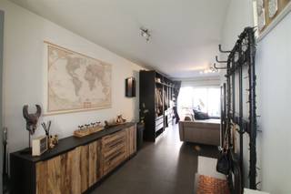 ELEGANTE STUDIO VOOR EIGEN BEWONING OF OPBRENGSTEIGENDOM IN HARTJE EEKLOOntdek deze charmante gelijkvloerse studio gelegen op wandelafstand van het...