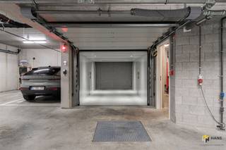 <p><span>Parking bien situé avec ascenseur au cœur de Oud Berchem. L'accès au garage se fait par une porte sectionnelle et passe ensuite par un ascenseur pour voitures jusqu'à l'étage -1, où se trouve l'emplacement. Pour toutes nos offres ou un devis gratuit, allez sur www.hansimmo.be ou appelez le 03/290.30.30.</span></p><p><span> </span></p>