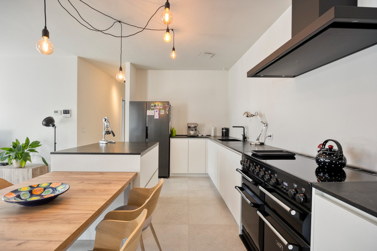 Zeer recent tweeslaapkamerappartement op een rustige ligging in hartje centrum. - foto 5