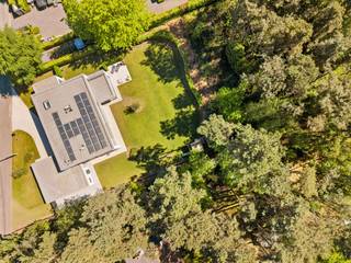 Cette villa exceptionnelle et économe en énergie (E-peil 6) est située dans une impasse à distance de marche du centre de Lichtaart. Cette...