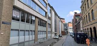 Deze vlot toegankelijke overdekte autostaanplaats is gelegen in een verzorgd en veilig gebouw en vormt een praktische oplossing voor...