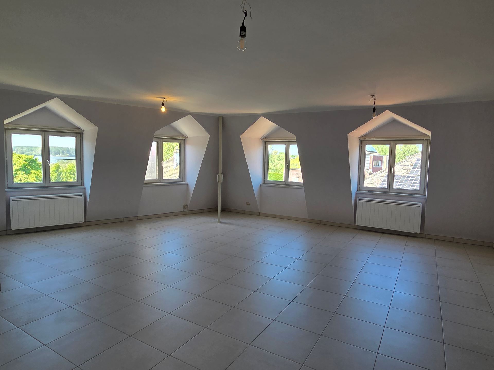 Appartement met 3 slaapkamers, terras en garage - foto 4