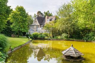 Cette maison de caractère des années 30 est idéalement située dans le quartier résidentiel prisé du Prince d’Orange. Elle a été soigneusement...