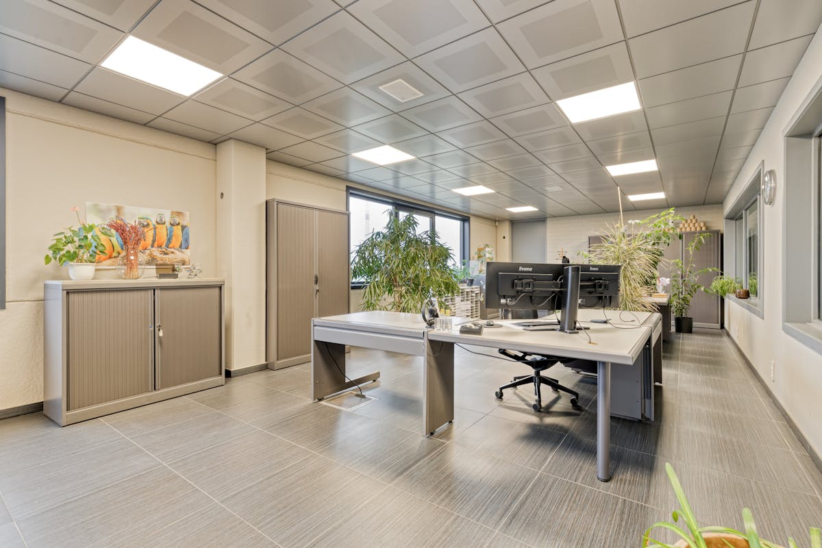 entire office (250 m²) with optional warehouses — Herdersbrug Industrial Zone - photo 4
