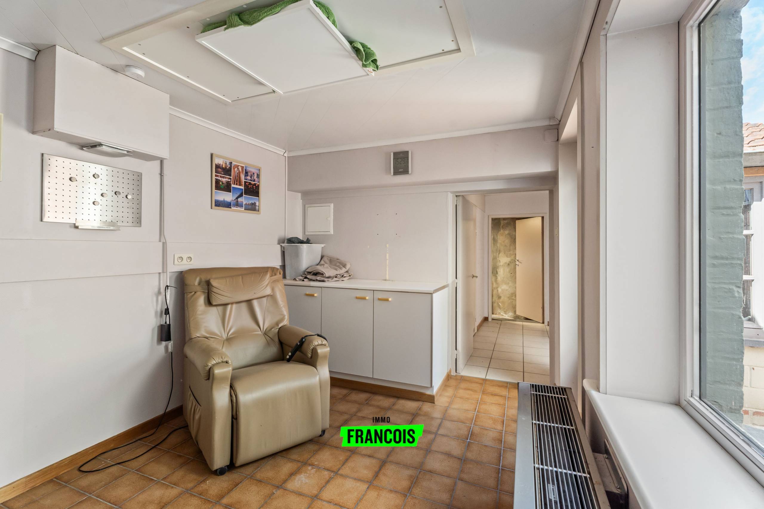 Te renoveren rijwoning in Poperinge - foto 4