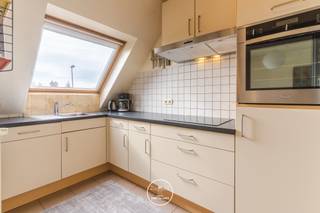 LiggingGelegen op wandelafstand van Baarledorp en het veerpont over de Leie richting Sint-Martens-Latem. Op fietsafstand van het centrum Drongen...