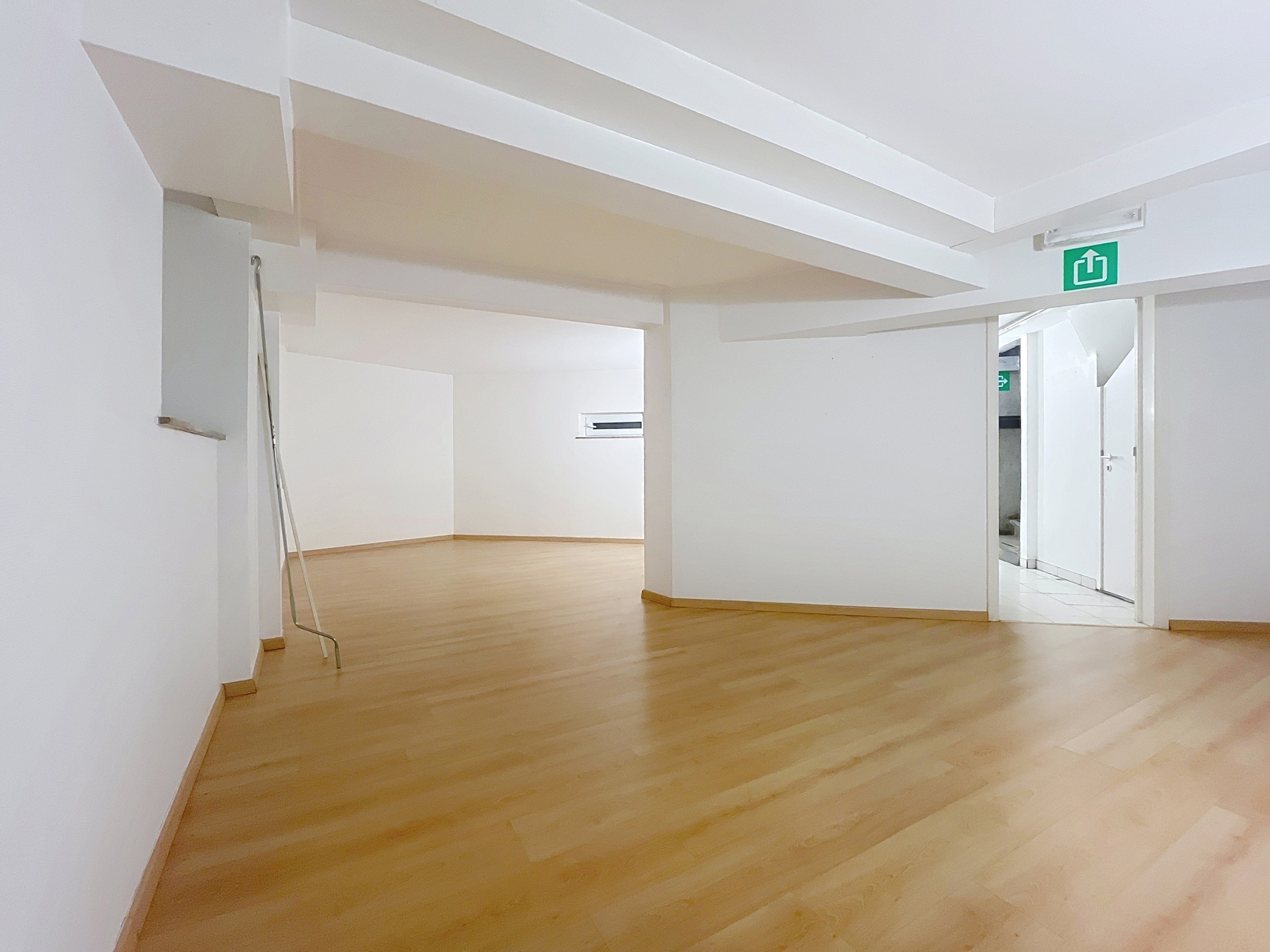 Kantoren te huur 82 tot 185 m² met goede zichtbaarheid - foto 2