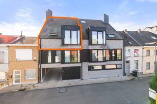 Nabij het centrum van Ninove bevindt zich dit instapklare en energiezuinige appartement met een bewoonbare oppervlakte van 107 m². Het gebouw...