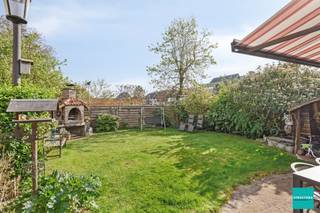 TE KOOP: instapklare woning op een terrein van 5a71ca. Deze woning ligt op een goed bereikbare locatie, op wandelafstand van het station, winkels...