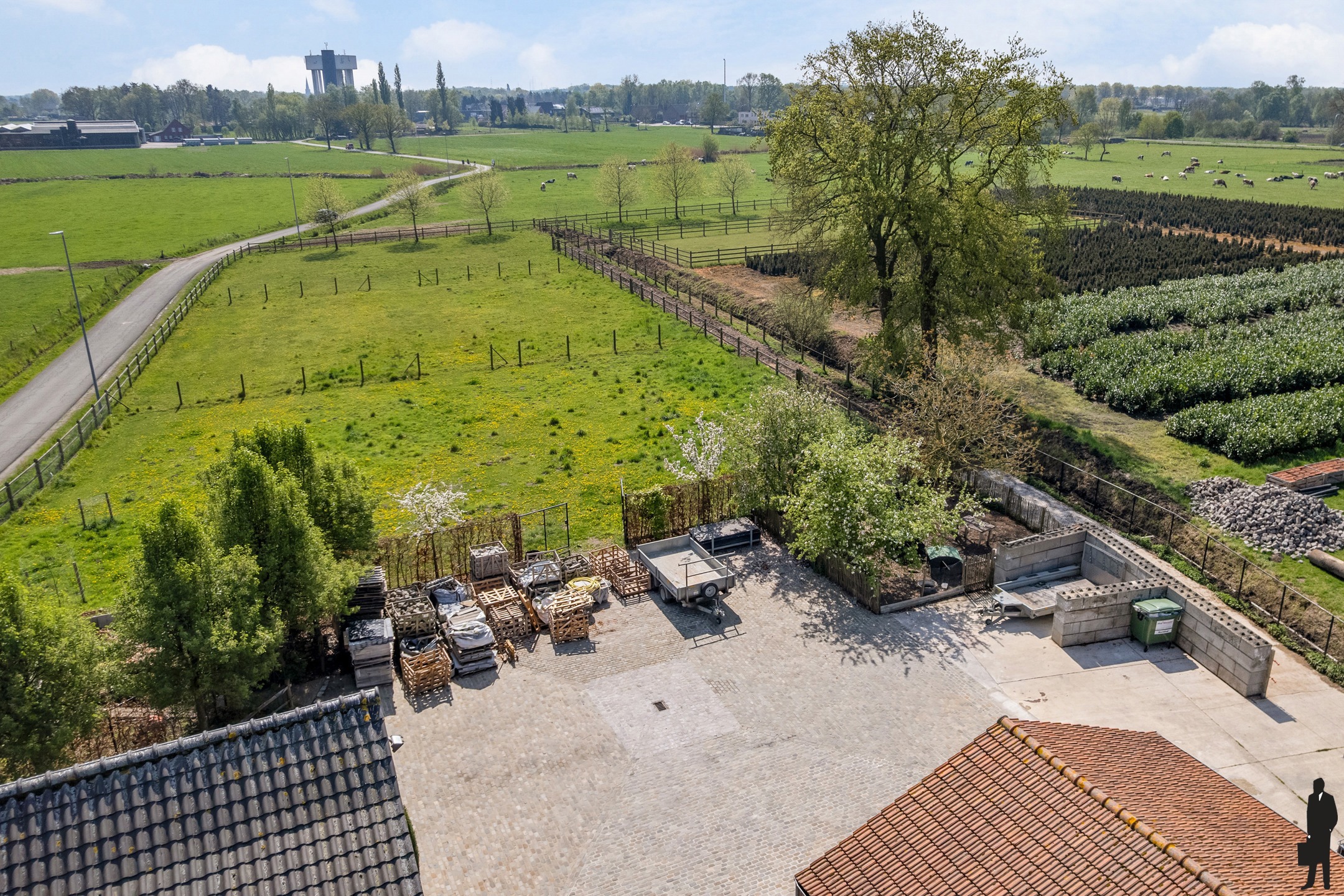 Uitzonderlijke hoevilla met paardenfaciliteiten op ca. 1 ha - foto 3