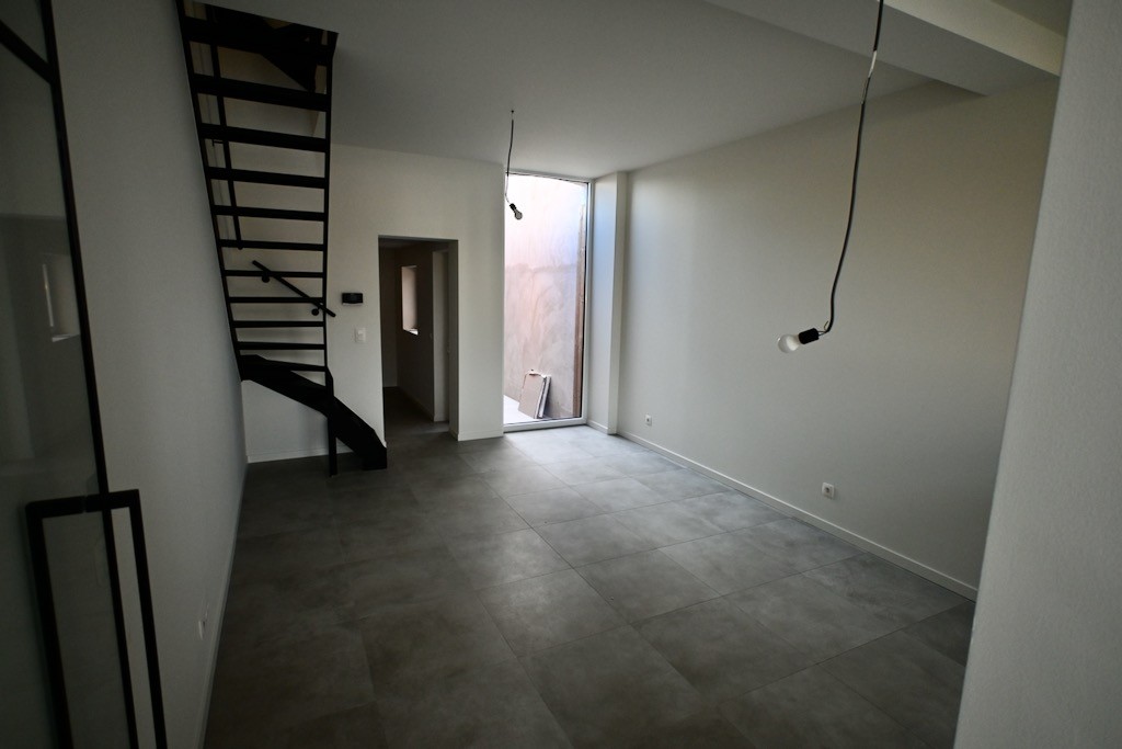 Volledig gerenoveerde woning met Karakter ! - foto 4