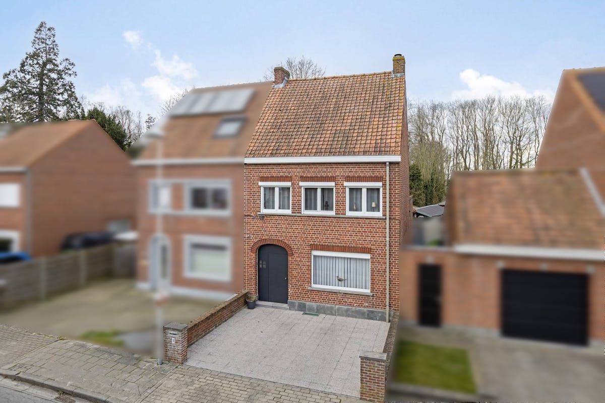 Maison à vendre à Vlamertinge avec jardin, garage et 3 chambres - photo 1
