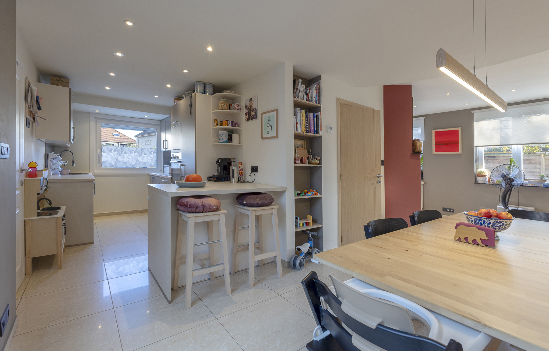 Instapklare gezinswoning met 3-4 slaapkamers garage en meer - foto 4