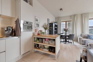 Dit ruime en moderne appartement van ca. 78 m² op de vierde verdieping, gelegen in het bruisende Nieuw Zuid te Antwerpen, biedt een...