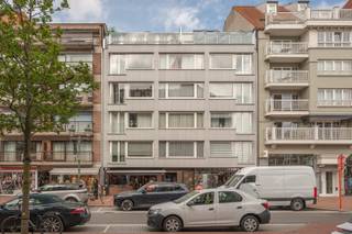 Res. Prince's. Veelzijdig & ruim handelspand op één van de beste locaties in de Lippenslaan, aan het Burgemeester Frans Desmidtplein. Dit centraal...