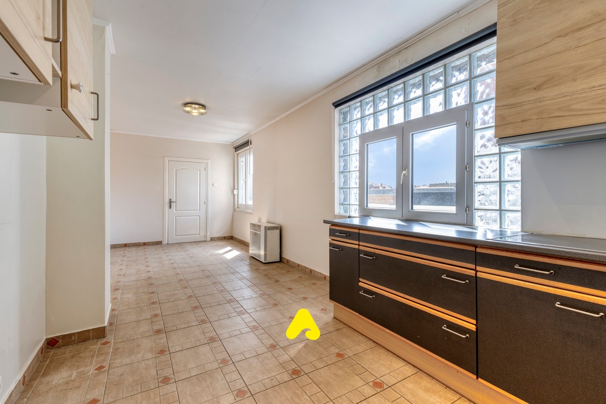 Te renoveren appartement nabij de markt van De Panne - foto 5