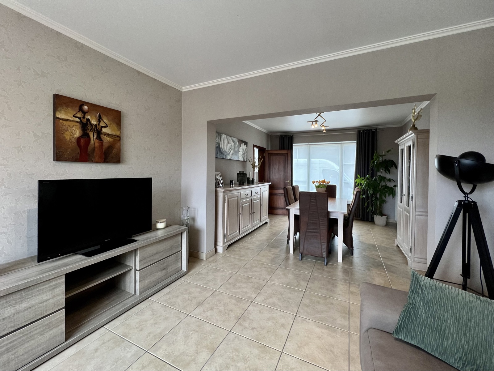 Ruime woning met 6 slk, 2 badk, 2 keukens en dubbele garage - foto 4