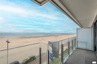 Dit instapklare appartement aan het strand van Middelkerke combineert comfortabel wonen met een adembenemend zeezicht. Met een bewoonbare...