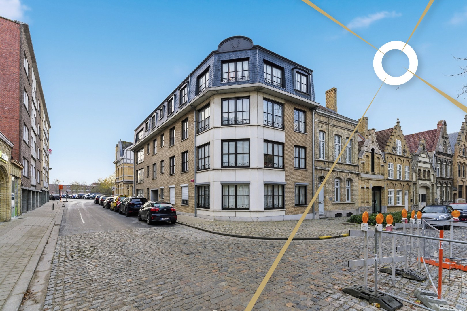 Ruim en lichtrijk te renoveren appartement met 3 slaapkamers op uitstekende locatie te IEper - foto 1