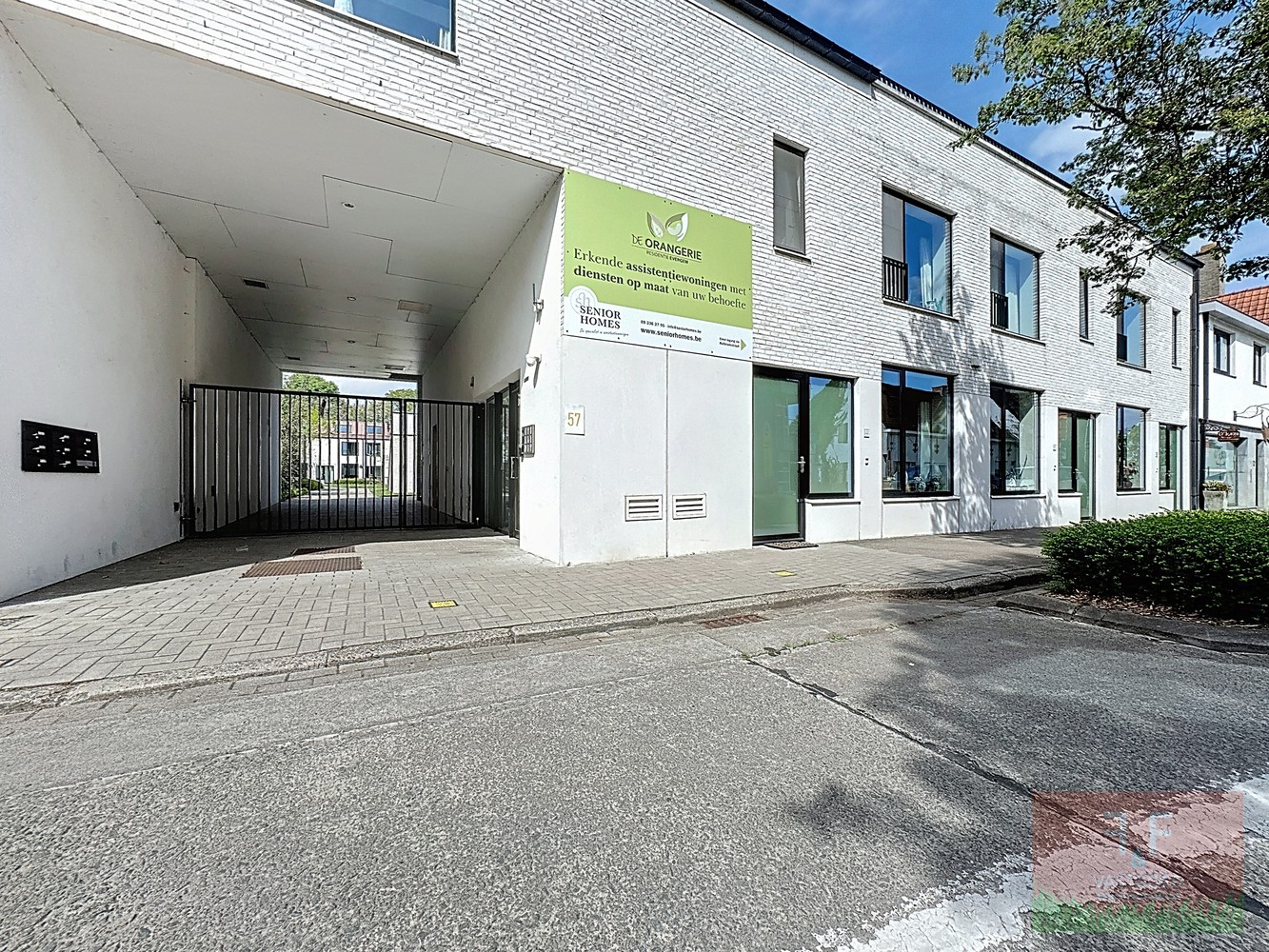 Duplex-assistentie appartement met traplift in de prachtige residentie "De Orangerie" te Evergem - foto 1