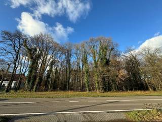 Exclusief perceel bouwgrond van ca. 3.998m² aan de KapelleiBent u op zoek naar een unieke kans om uw droomwoning te realiseren?Dit prachtig gelegen...