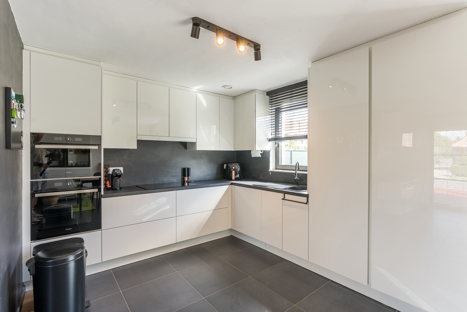Kwalitatief afgewerkte nieuwbouwwoning op rustige locatie. - foto 3