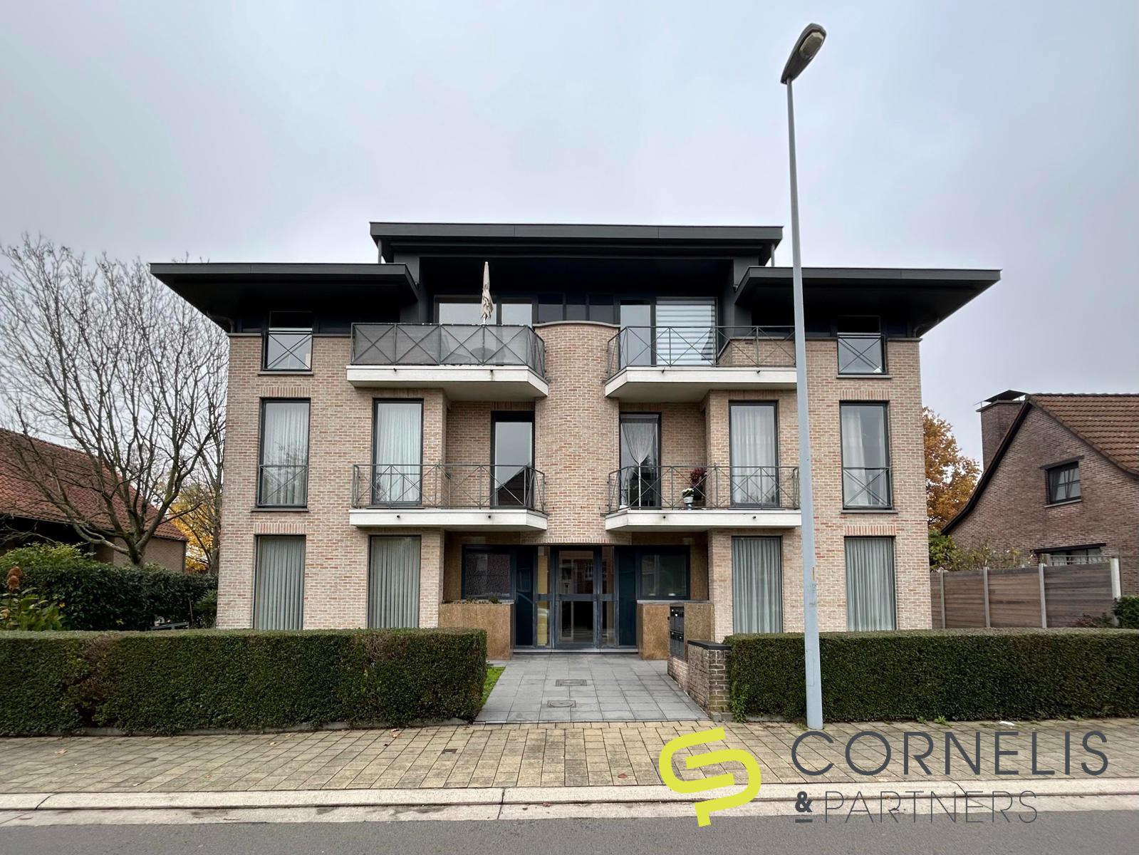 Gelijkvloers appartement met twee slaapkamers en garagebox - foto 1