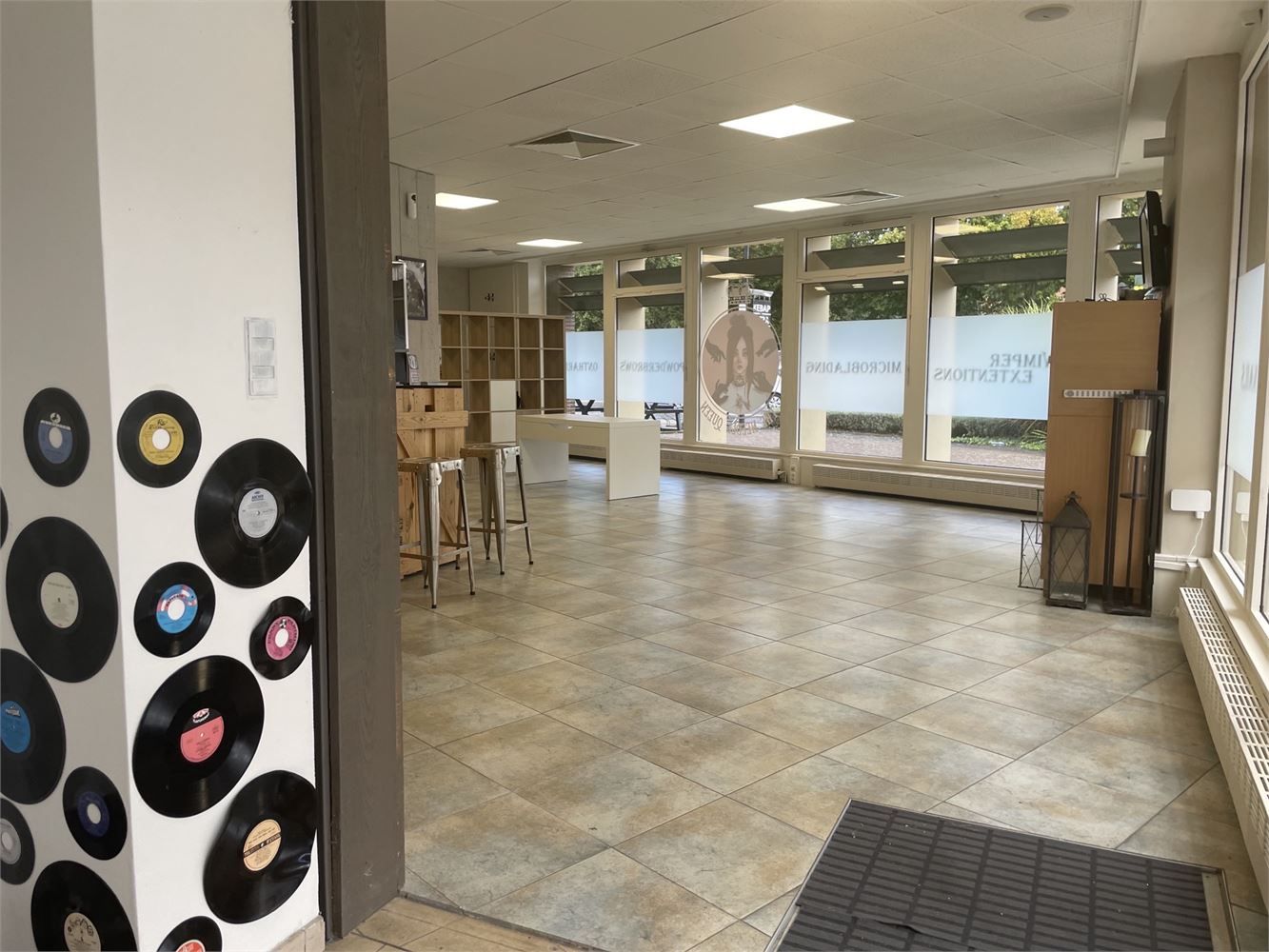 Ruim handelspand met kelder - foto 4