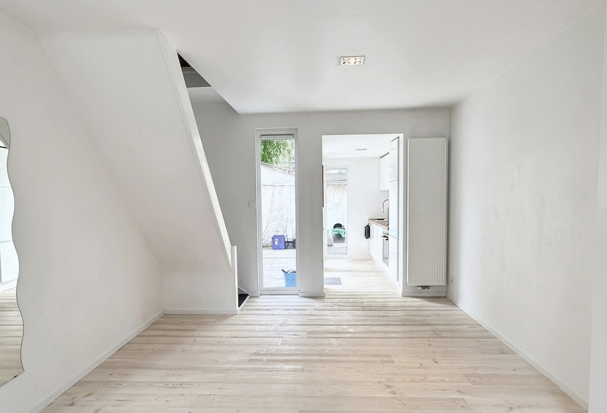 Charmante woning met 3 slaapkamers en zonnige koer! - foto 2
