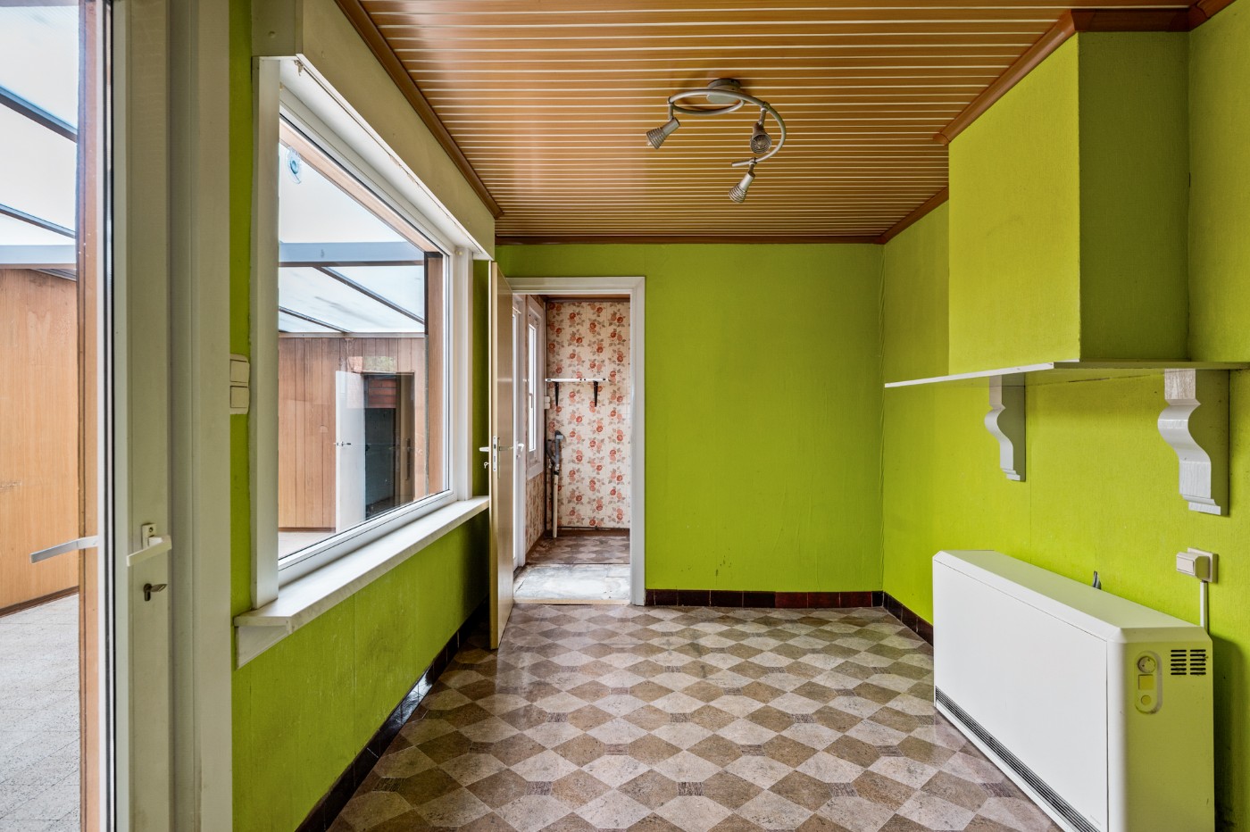 Te renoveren woning met 2 slpk. en tuin - foto 4