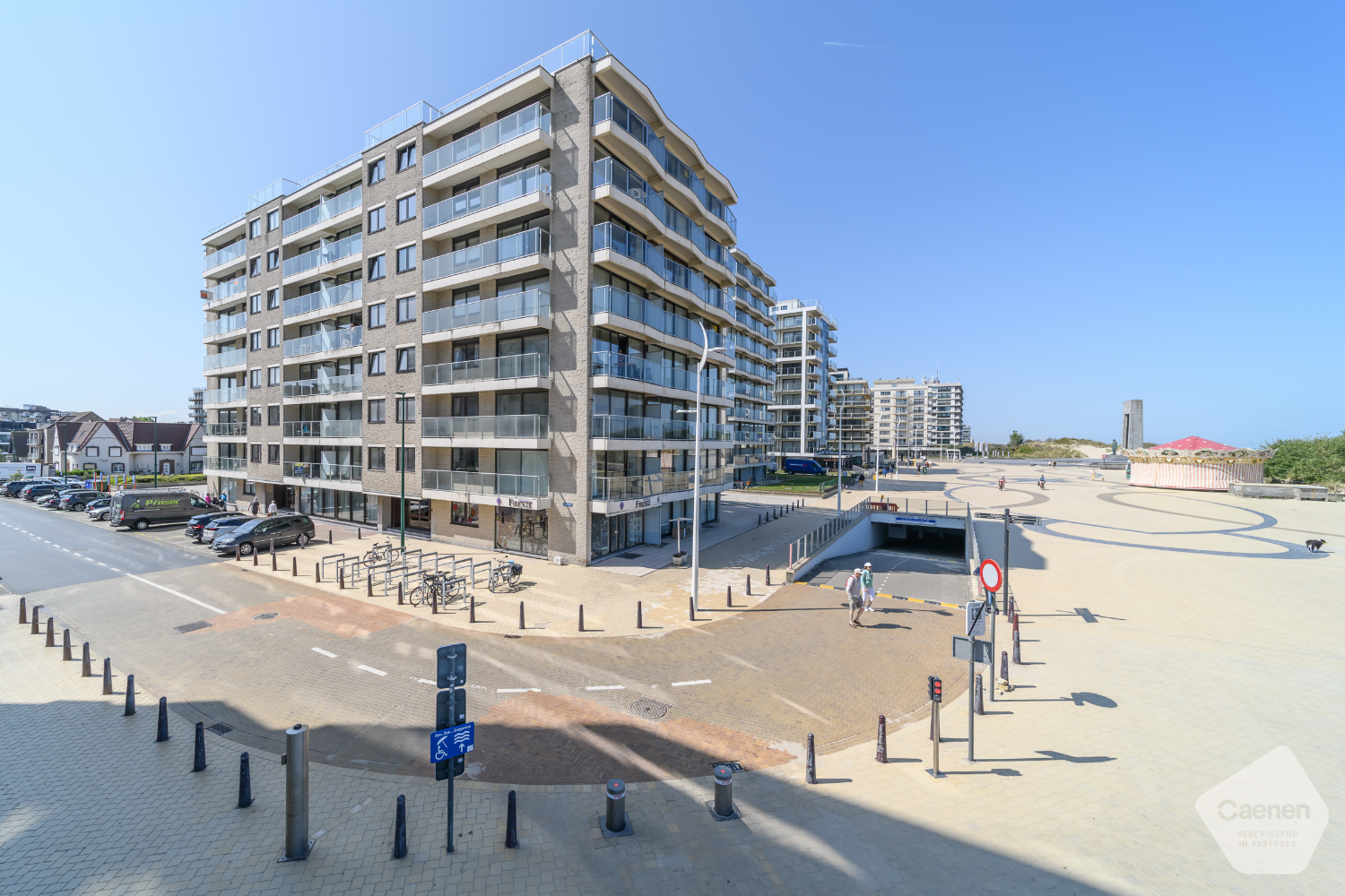 Gelijkvloers, instapklaar appartement met terras en tuin – volledig bemeubeld en op toplocatie vlakbij de Zeedijk! - foto 1