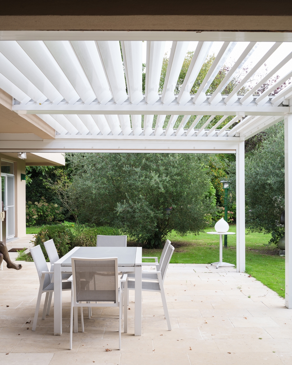 Twee uitzonderlijke bungalowvilla’s op één groen perceel van 3.241 m² in een residentiële wijk in De Pinte. - photo 5