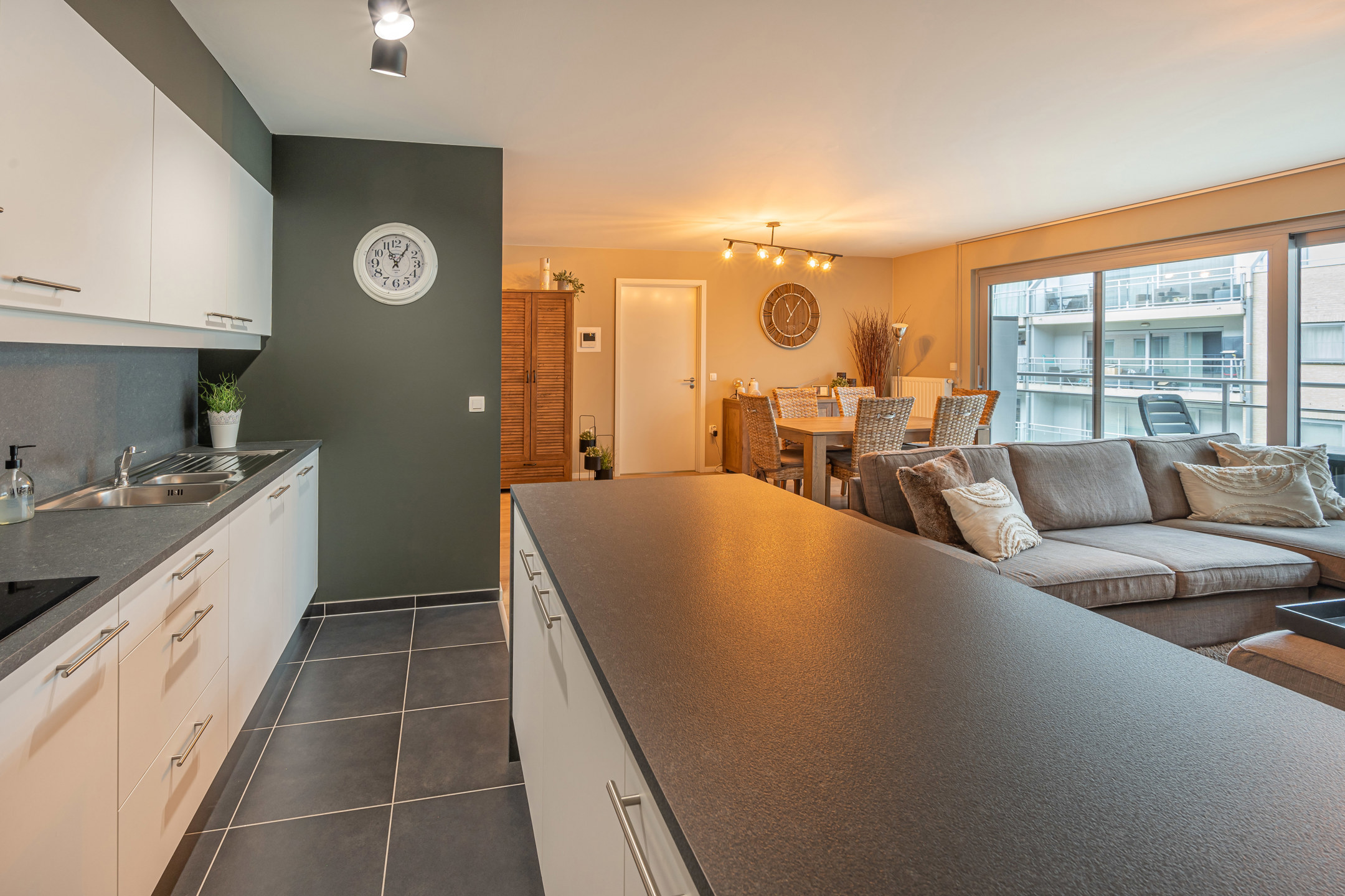 Lichtrijk appartement met terras en topcomfort - foto 4