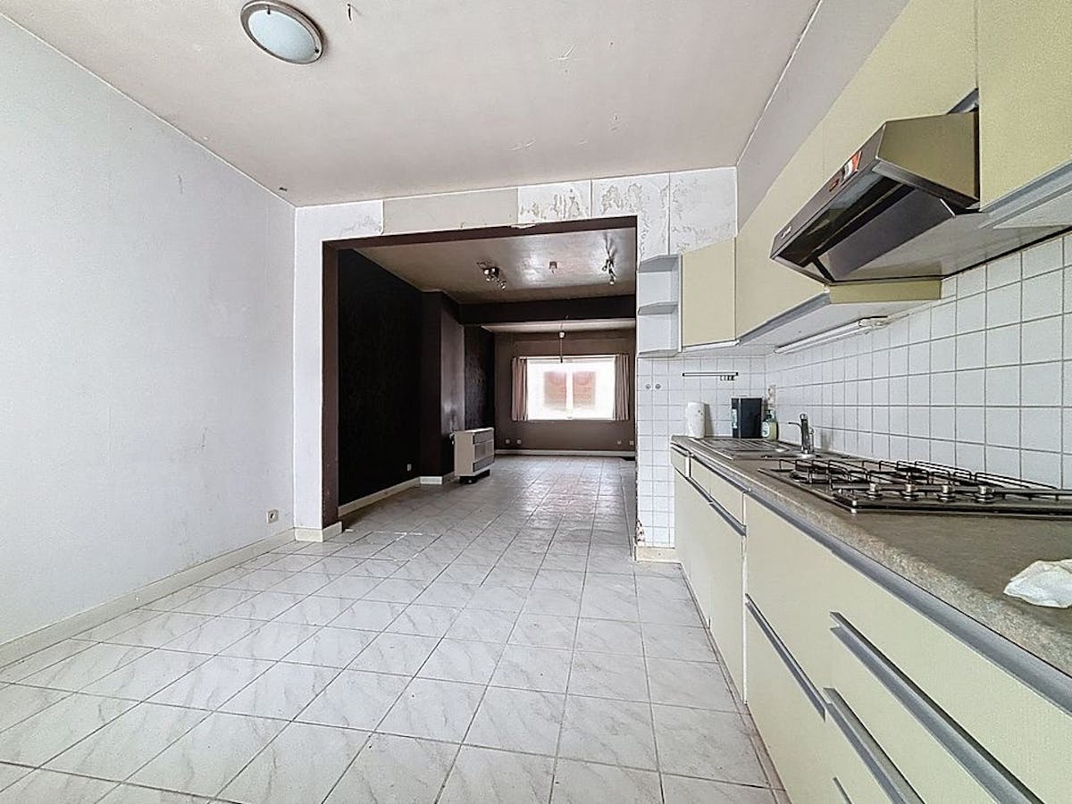 Maison à rénover à vendre dans le centre de Wuustwezel - photo 2